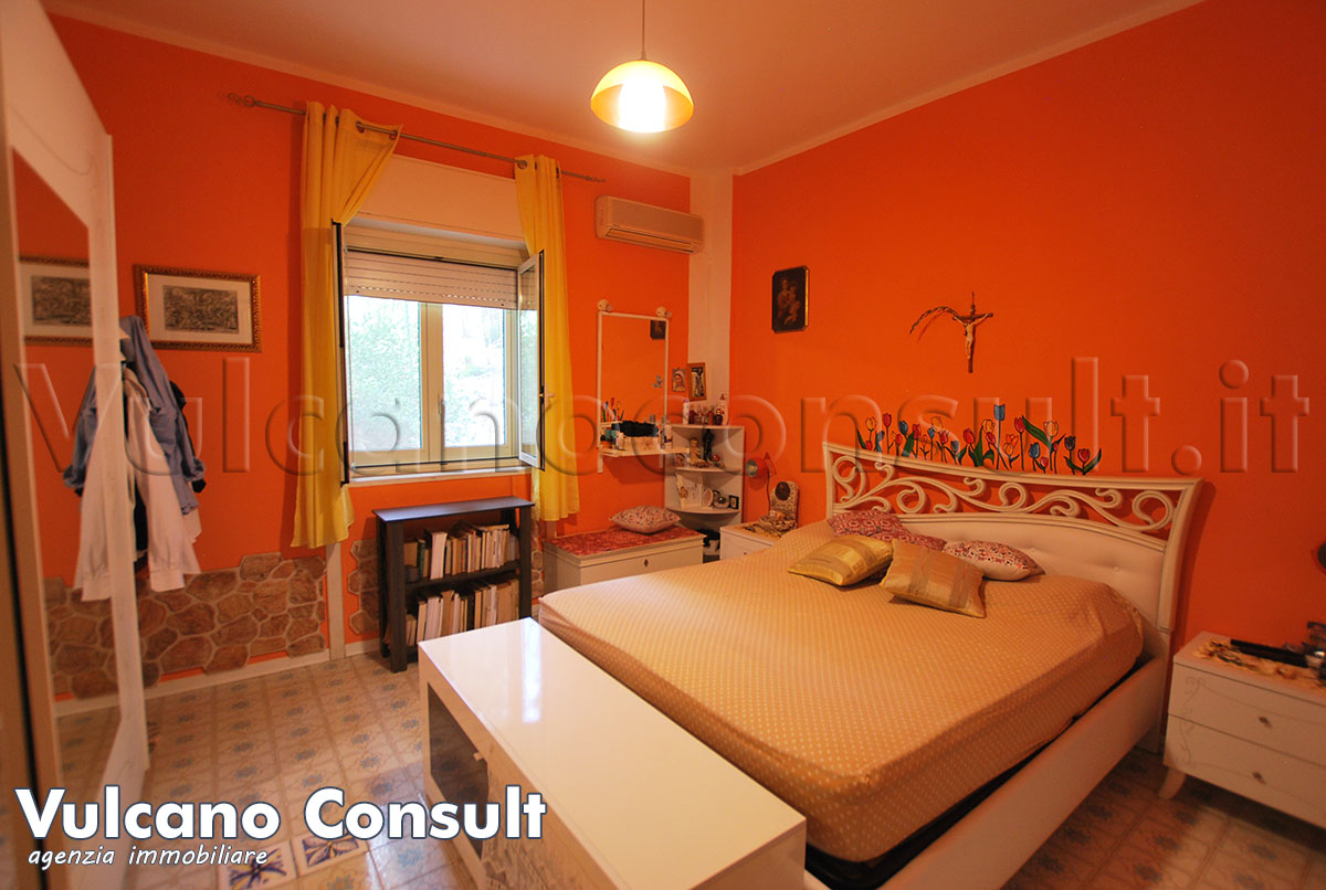 Casa con giardino centro Lipari