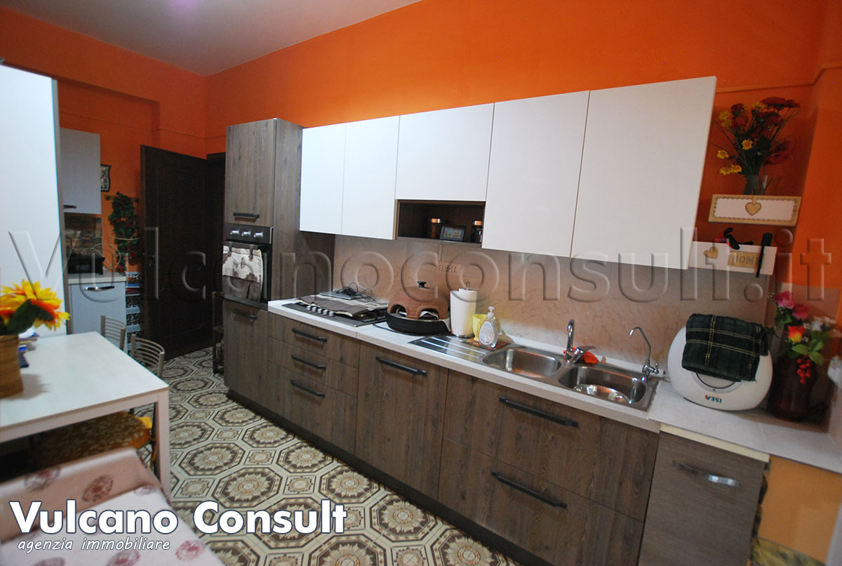 Casa con giardino centro Lipari