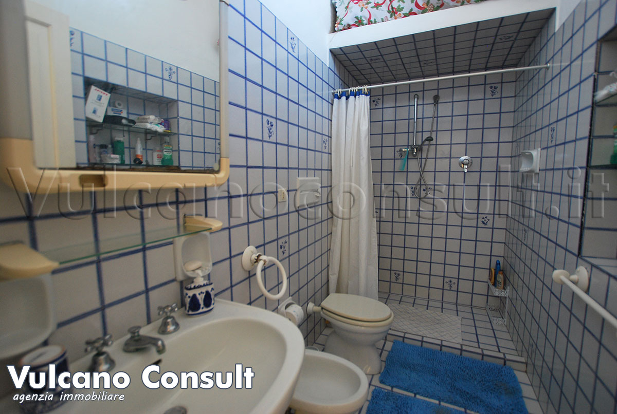 Bagno con doccia