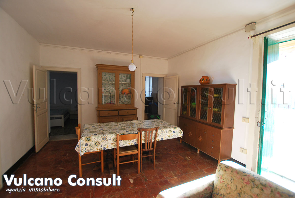 Grande fabbricato vista mare Canneto Lipari