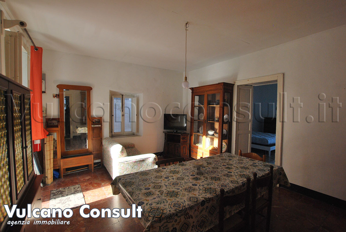 Grande fabbricato vista mare Canneto Lipari