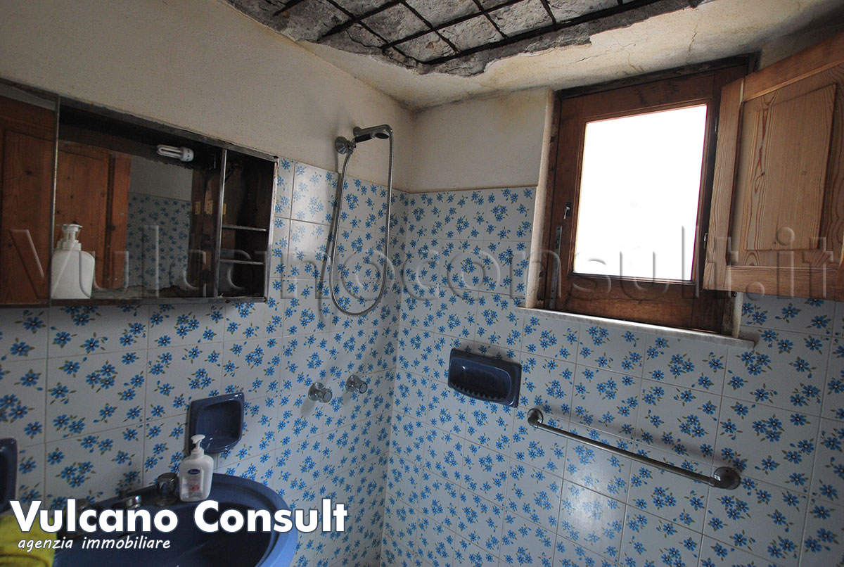 Bagno con doccia