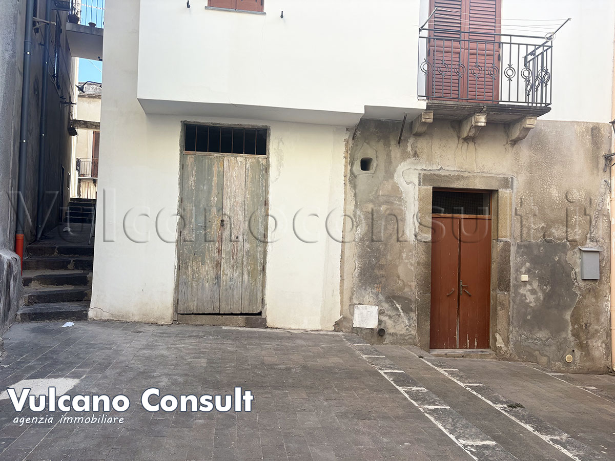 Lipari magazzino centro storico