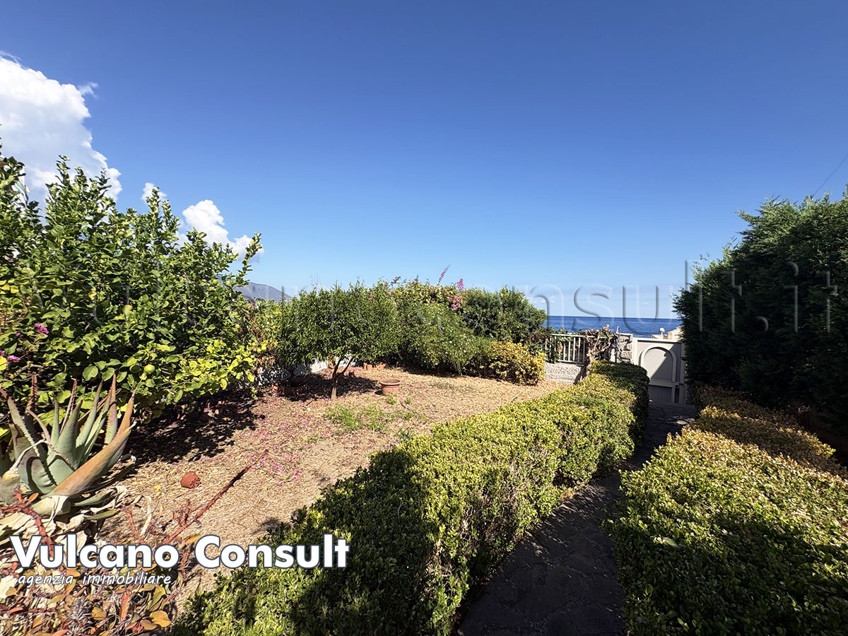 Casa indipendente Acquacalda Lipari