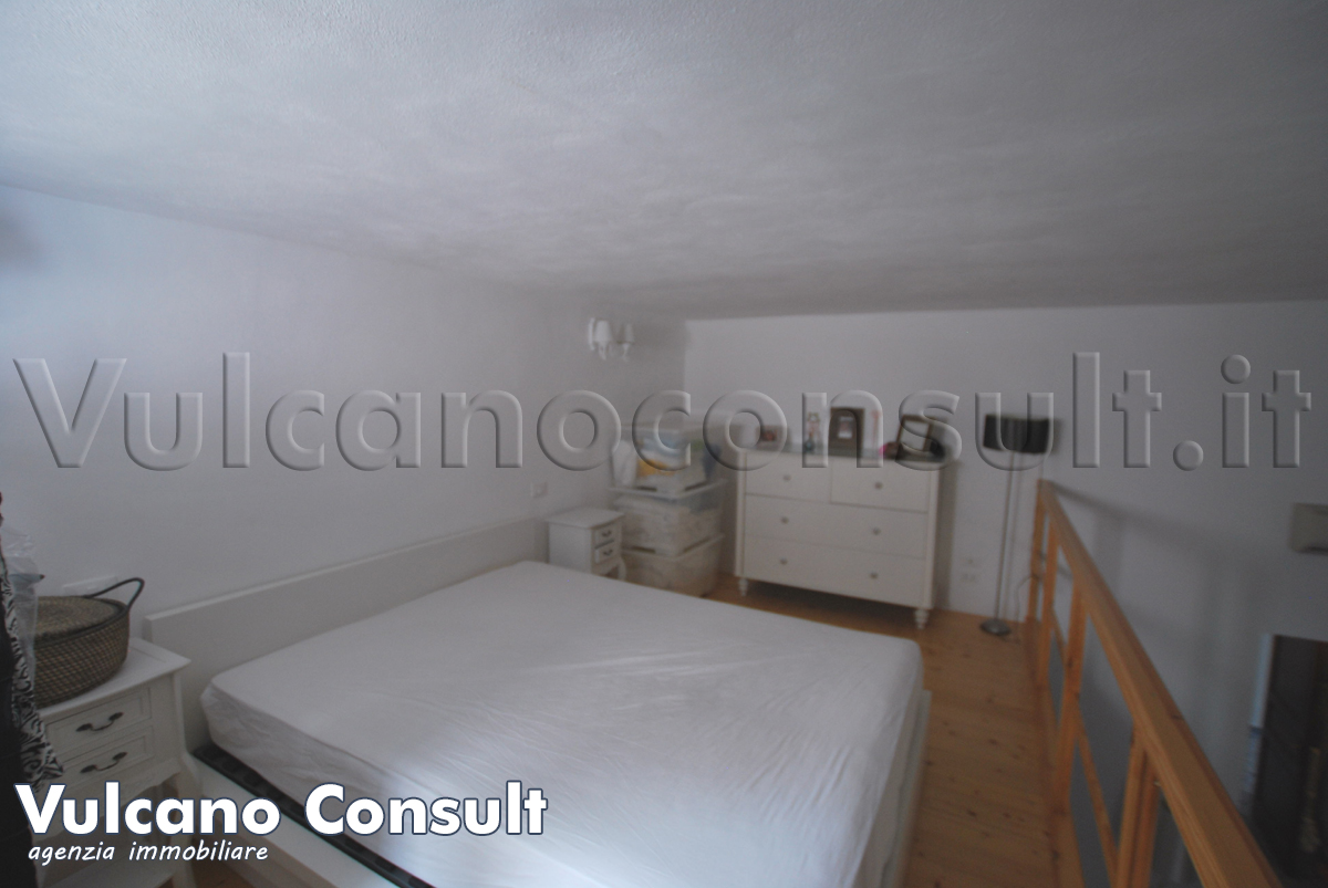 Soppalco con letto matrimoniale