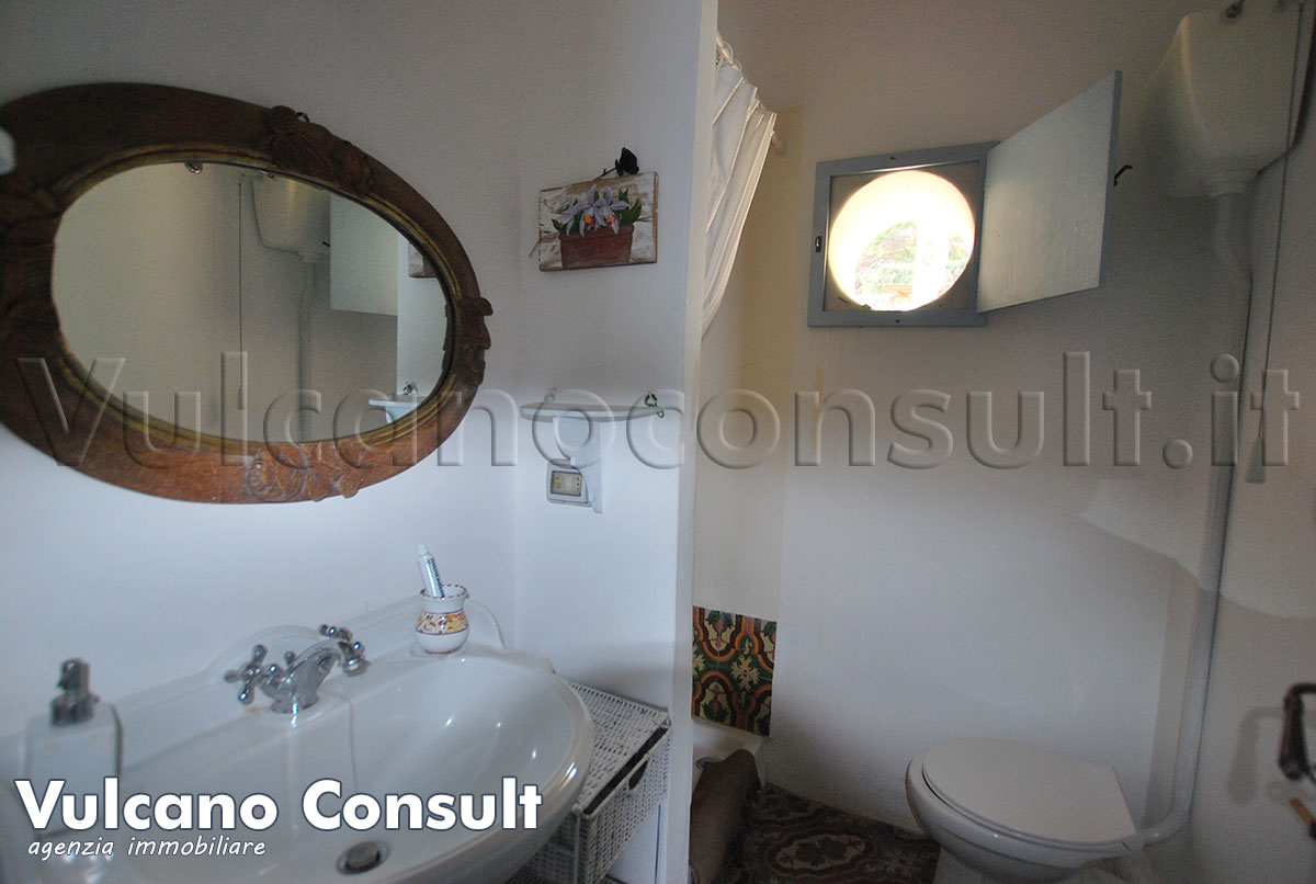 Bagno con doccia Bagno con doccia