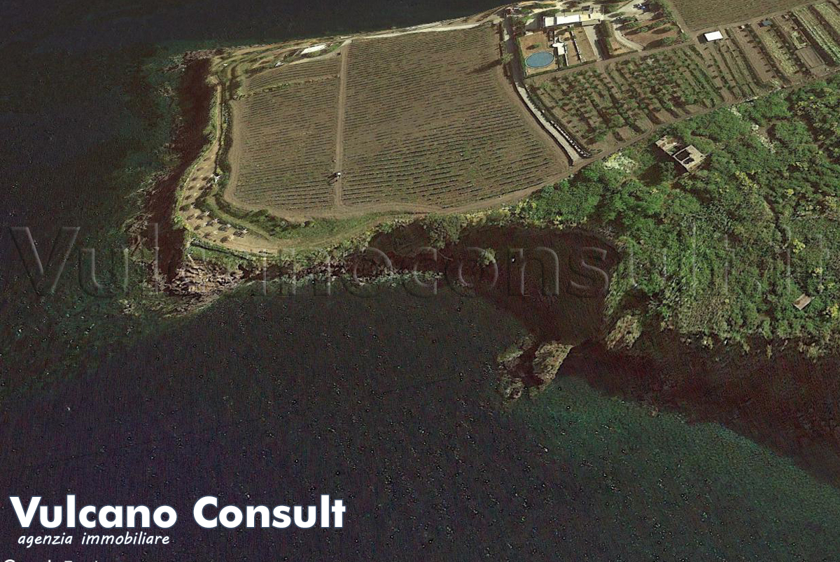 Proprieta' sul mare a Vulcano Gelso