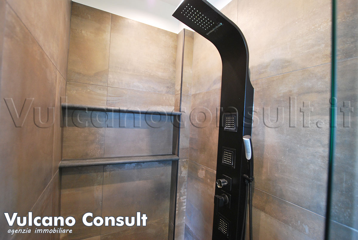 Bagno con doccia